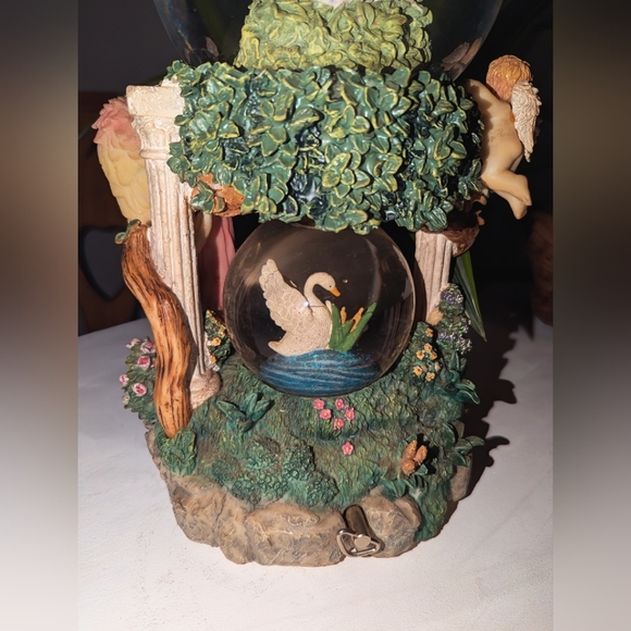 Secret Treasures Enchanting Angels Double globe - Picture 7 of 9